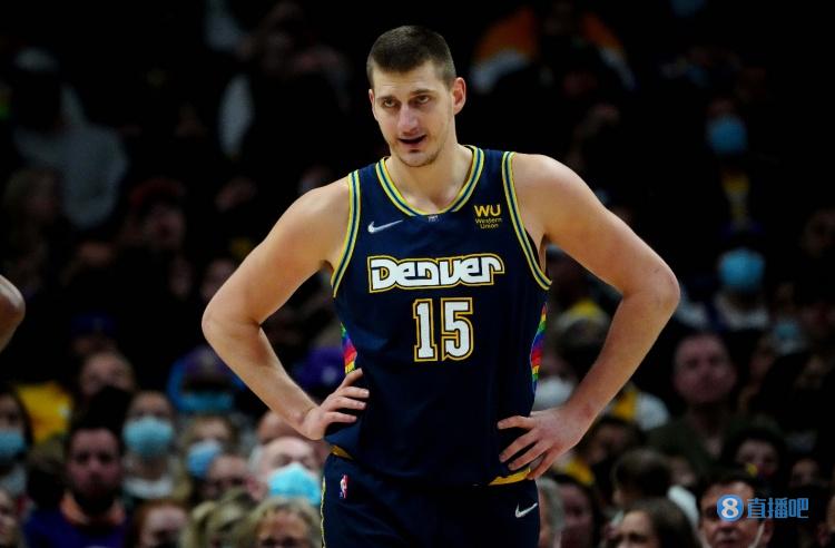 他在禁区内 他在禁区内