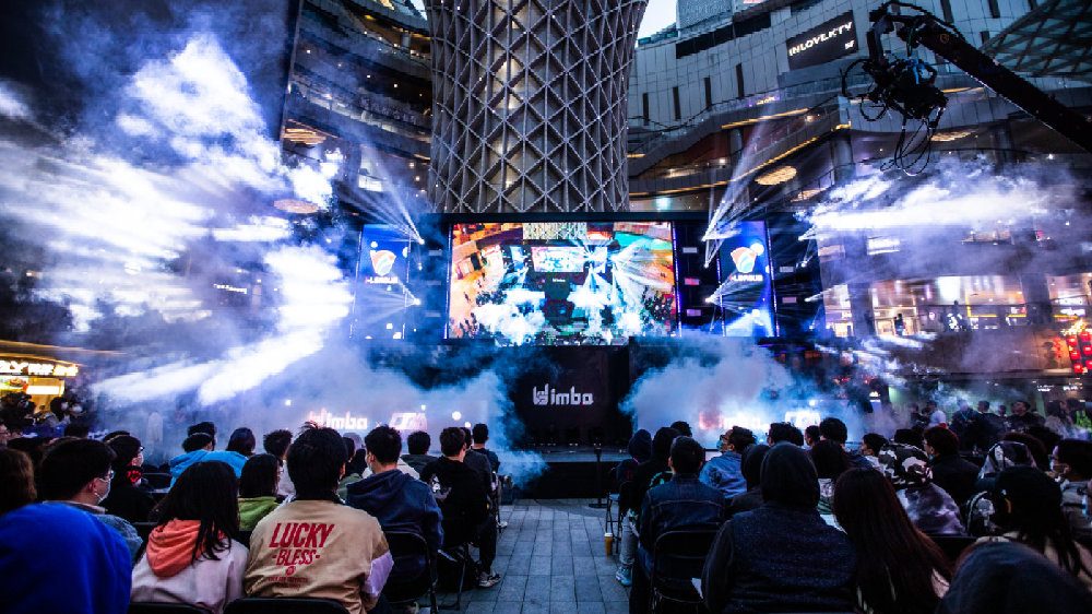 还与球队接 还与球队接